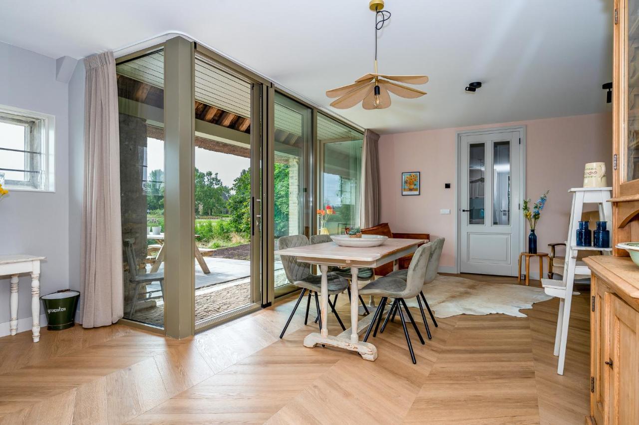 Appartement De Dageraad In Monumentale Boerderij Kimswerd Kültér fotó