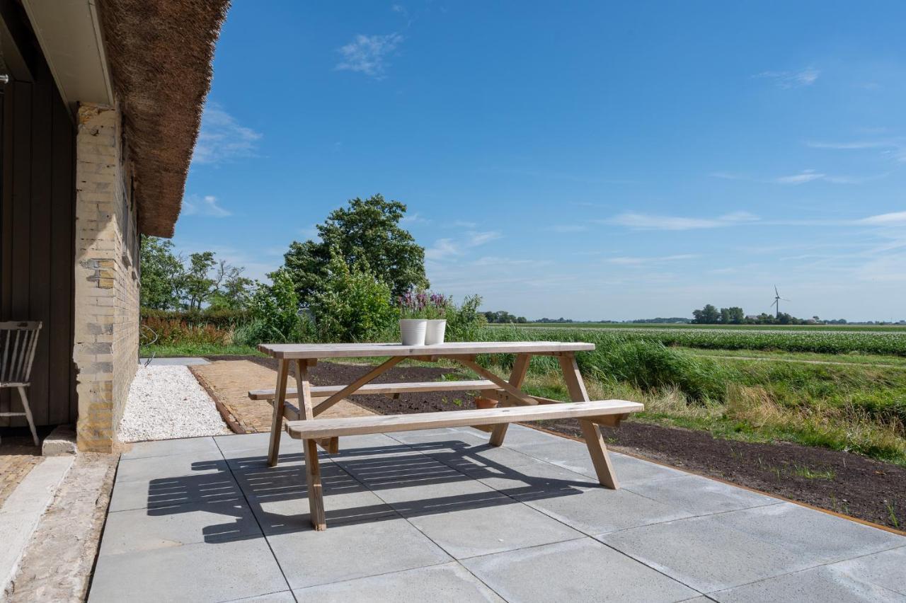 Appartement De Dageraad In Monumentale Boerderij Kimswerd Kültér fotó