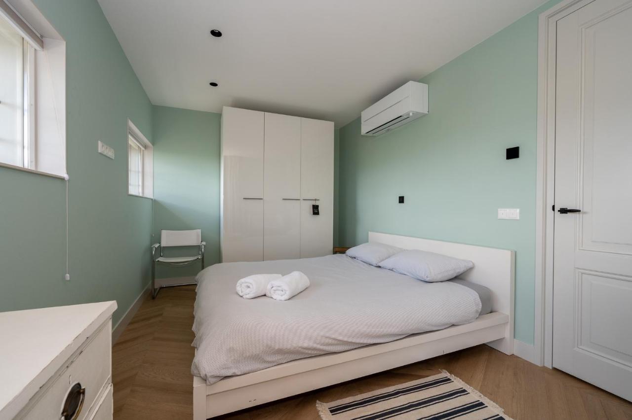 Appartement De Dageraad In Monumentale Boerderij Kimswerd Kültér fotó