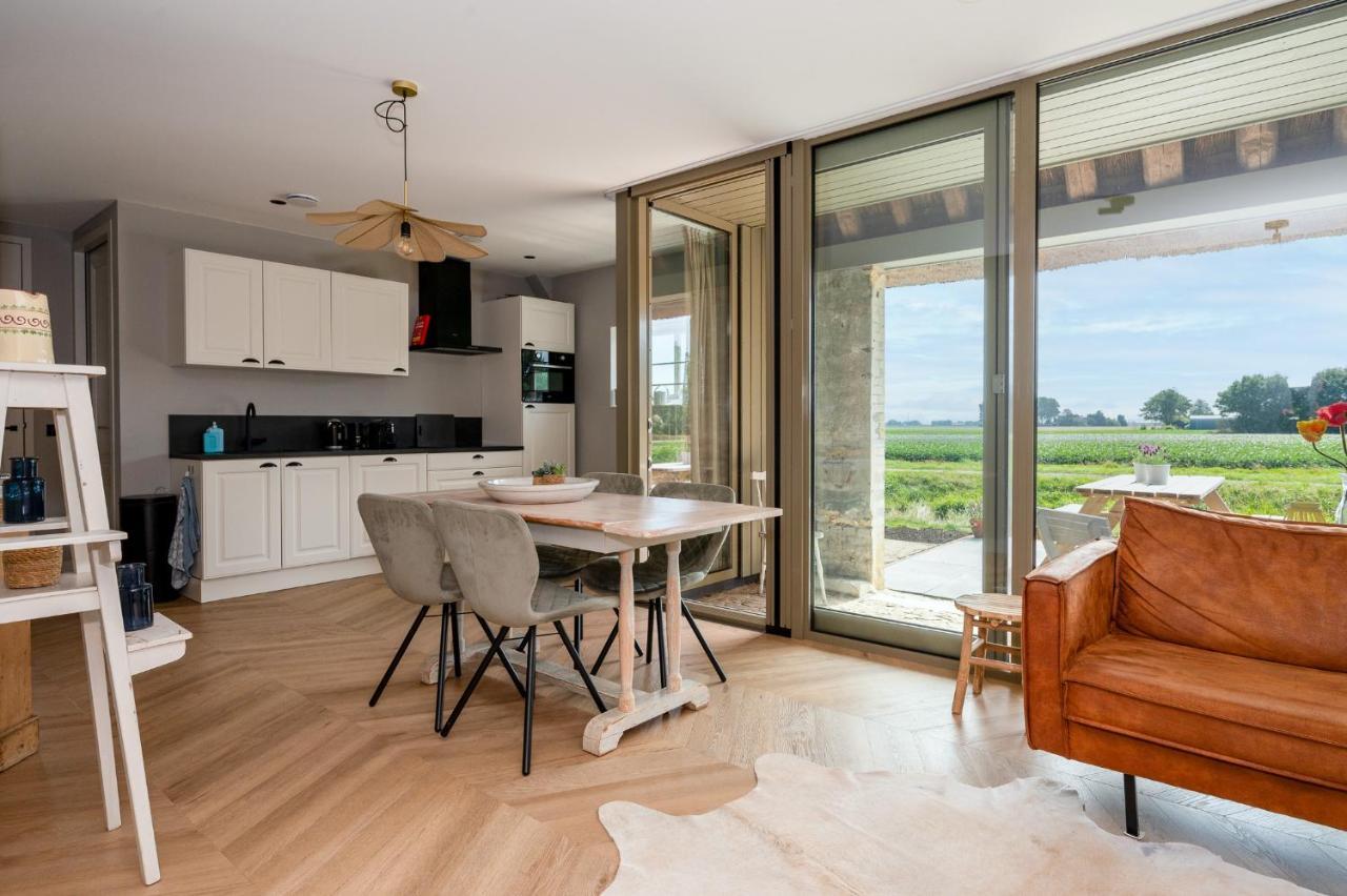 Appartement De Dageraad In Monumentale Boerderij Kimswerd Kültér fotó