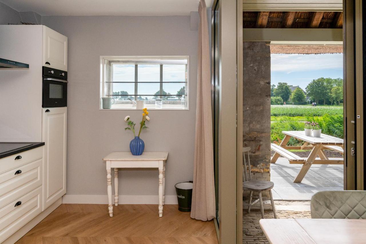 Appartement De Dageraad In Monumentale Boerderij Kimswerd Kültér fotó